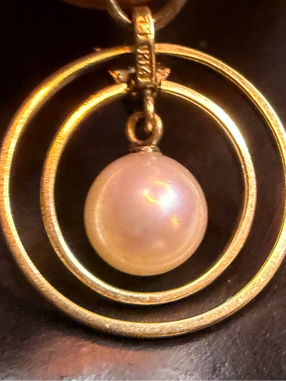 14 K Gold Double-Ring Necklace with Cream Pearl Drop